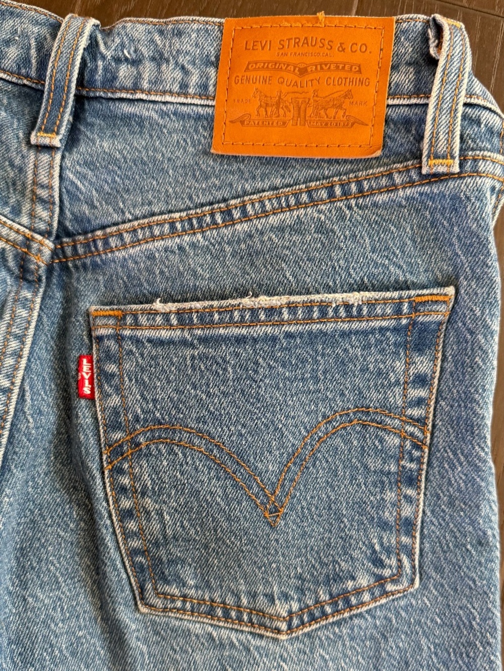 Levi's Ribcage Straight - Picture 2 of 4
